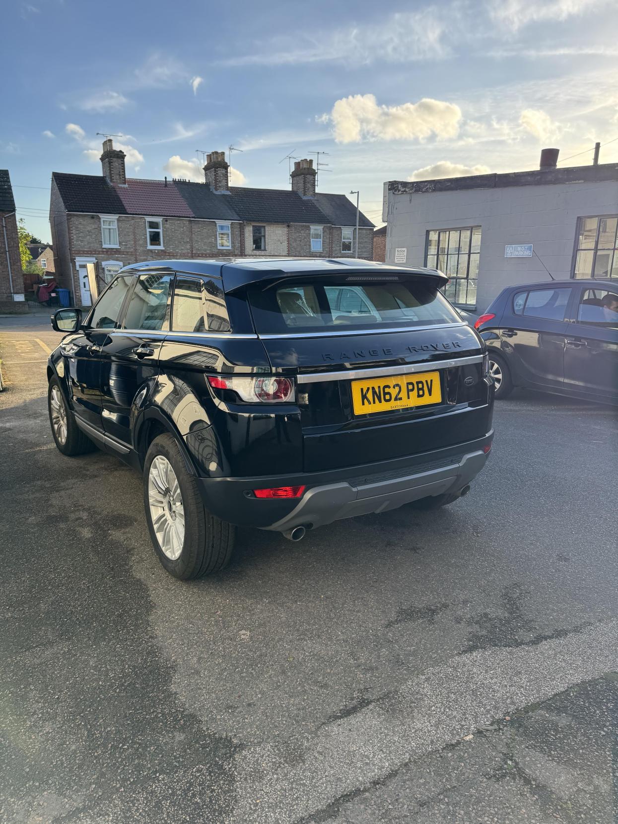 Land Rover Range Rover Evoque 2.2 SD4 Prestige SUV 5dr Diesel Auto 4WD Euro 5 (190 ps)