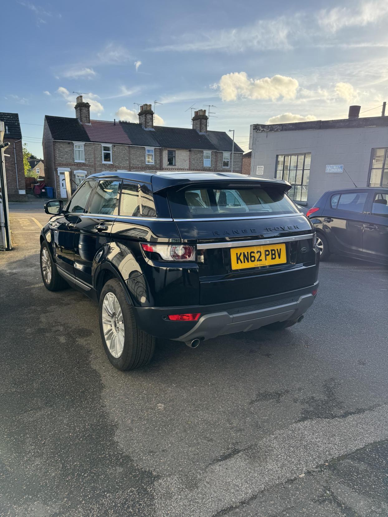 Land Rover Range Rover Evoque 2.2 SD4 Prestige SUV 5dr Diesel Auto 4WD Euro 5 (190 ps)