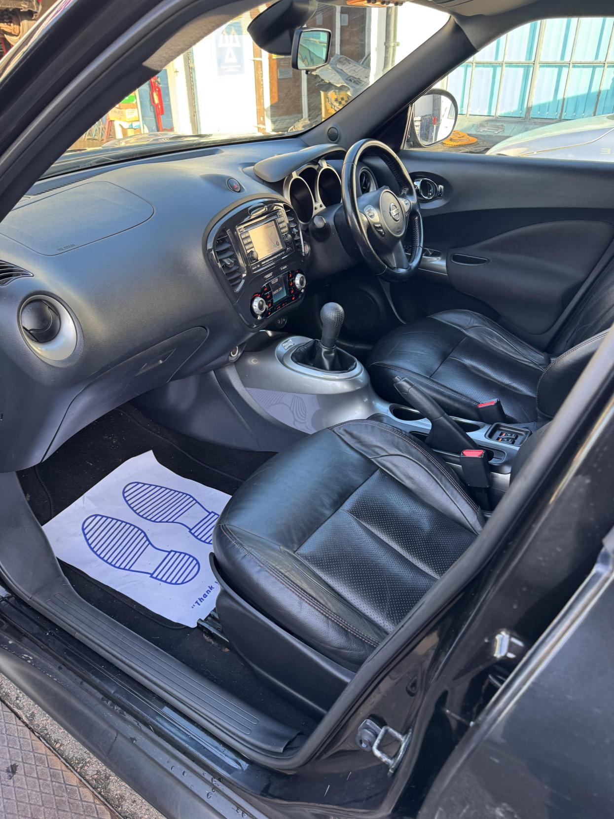 Nissan Juke 1.6 Kuro SUV 5dr Petrol Manual Euro 5 (117 ps)