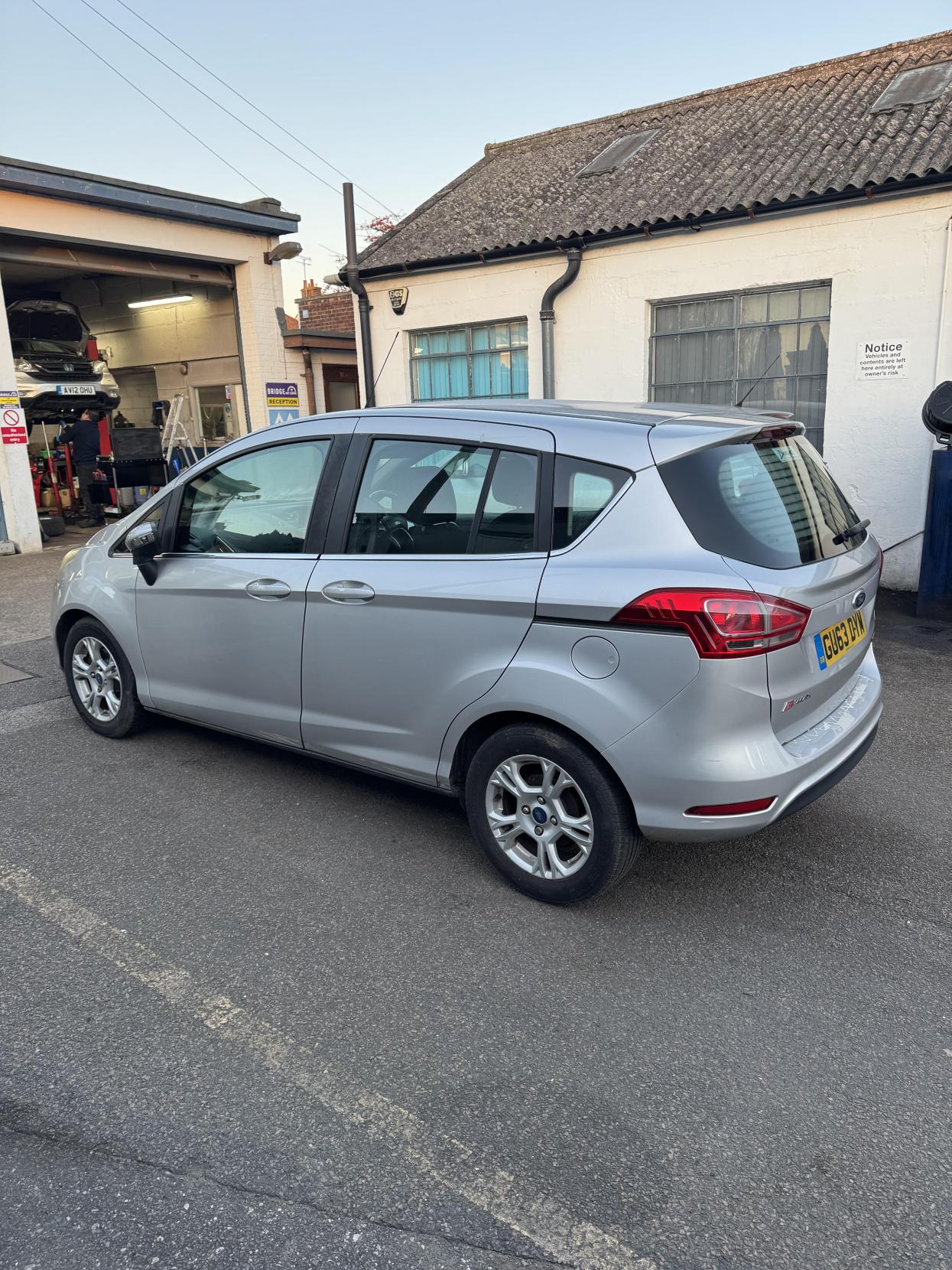 Ford B-Max 1.0T EcoBoost Zetec MPV 5dr Petrol Manual Euro 5 (100 ps)