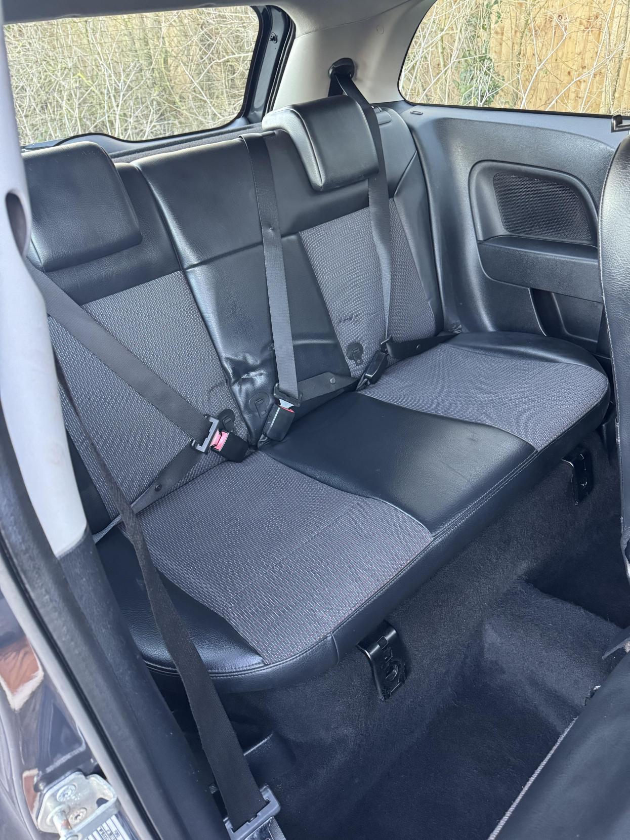 Ford Fiesta 1.6 Zetec S Hatchback 3dr Petrol Manual (153 g/km, 99 bhp)