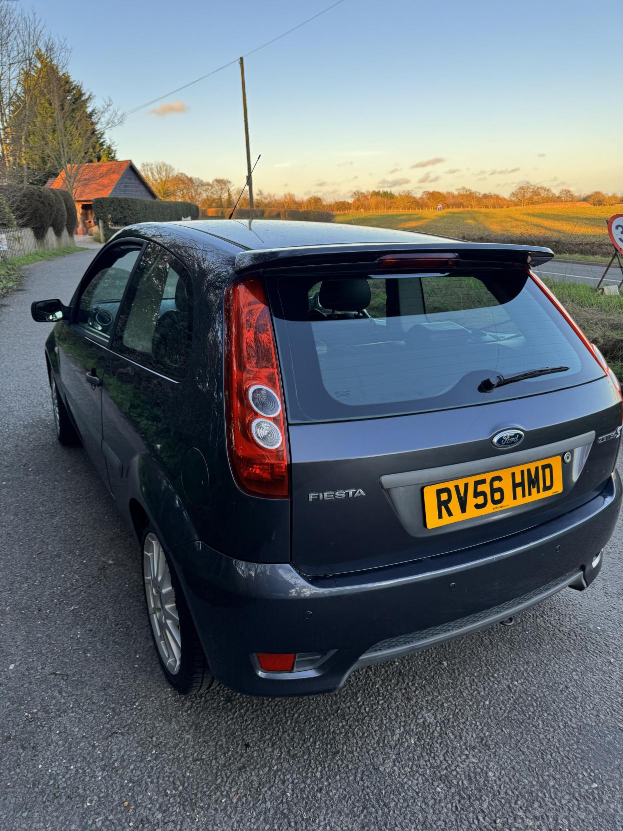 Ford Fiesta 1.6 Zetec S Hatchback 3dr Petrol Manual (153 g/km, 99 bhp)