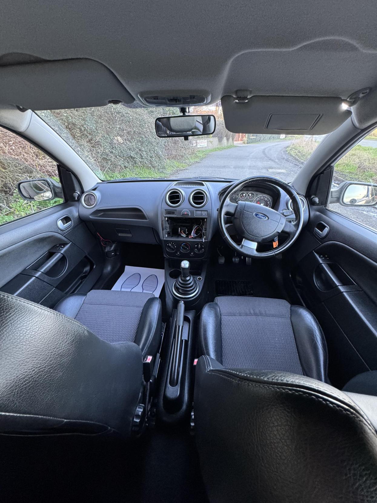 Ford Fiesta 1.6 Zetec S Hatchback 3dr Petrol Manual (153 g/km, 99 bhp)